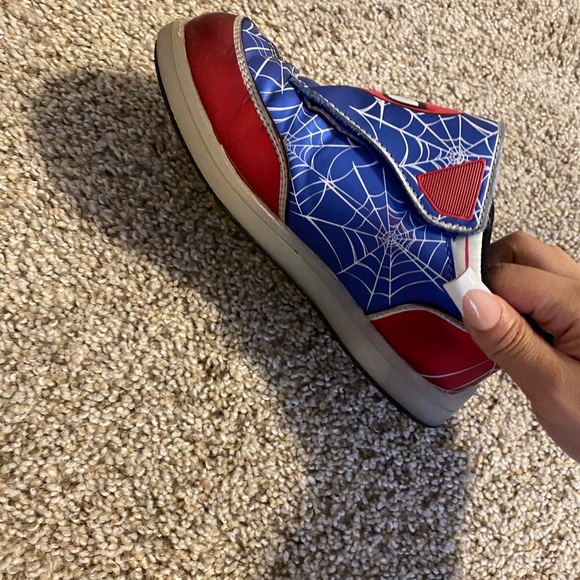 Spiderman light up shoes - Picture 2 of 5